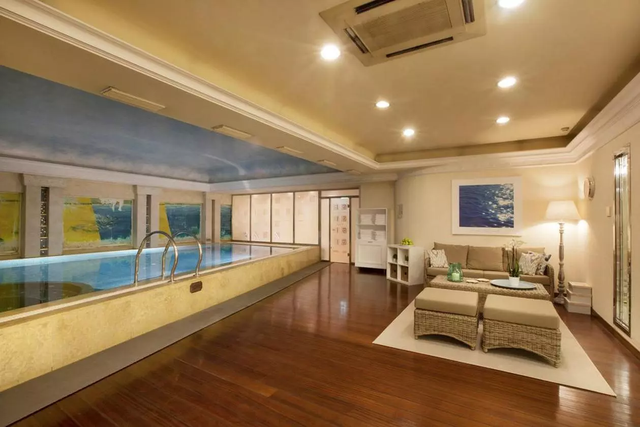 EELCTRAPALACE_SHABAVIZ (2).jpg